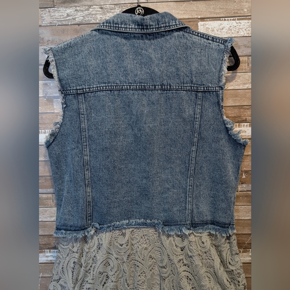 NWT E Retro Denim Vest With Gray Lace And Lining Shark Bite Hem - Picture 10 of 13